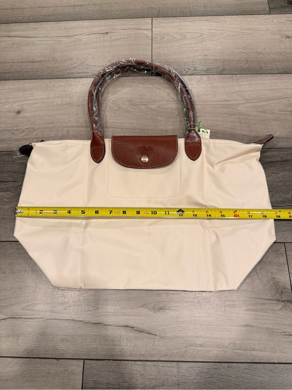 Longchamp Le Pliage cream/Brown/gold zipper tote bag #longchamp #tote
Size large